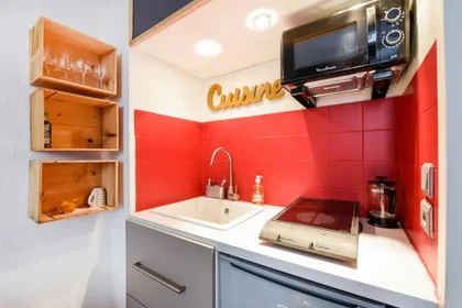 Logement entier à Rue Emile Fourcand 41, image 8 de 16