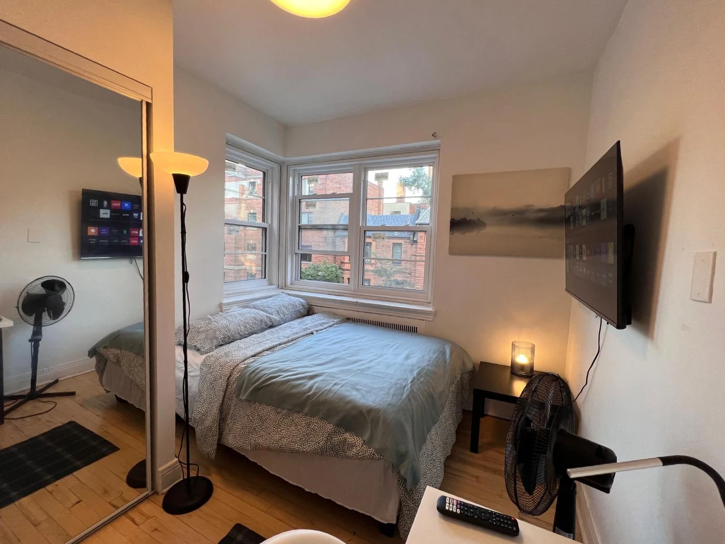 Student-friendly room in  with modern amenities