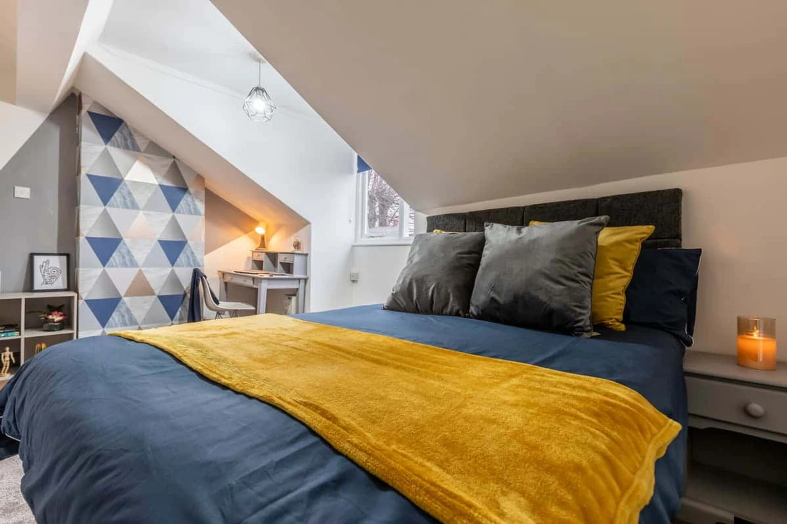 Renting rooms by the month in Leicester