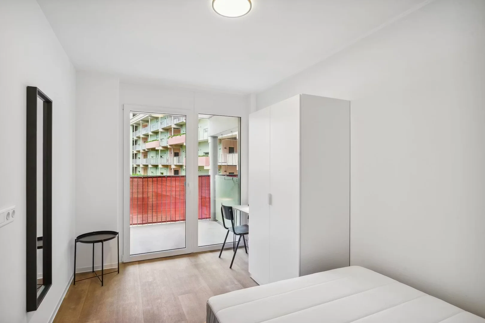 Comfortable and spacious student room in