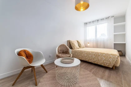 Quarto para alugar num apartamento partilhado em Évry