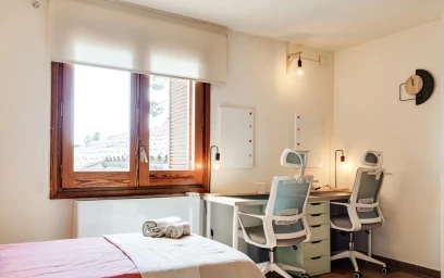 Mehrbettzimmer in der Carrer d'Octavi Bruix, Bellaterra, bild 2 von 10