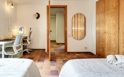 Mehrbettzimmer in der Carrer d'Octavi Bruix, Bellaterra, bild 3 von 10