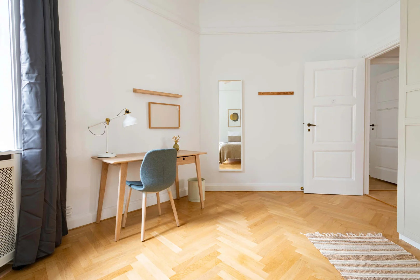 Funktionelles Studentenzimmer perfekt zum Studieren in 
