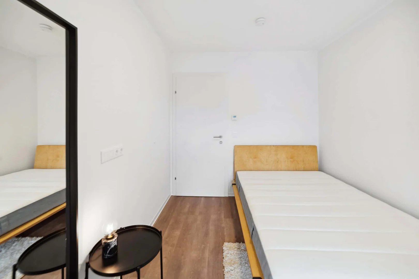 Funktionelles Studentenzimmer perfekt zum Studieren in
