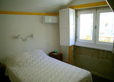 Bright private room in porto