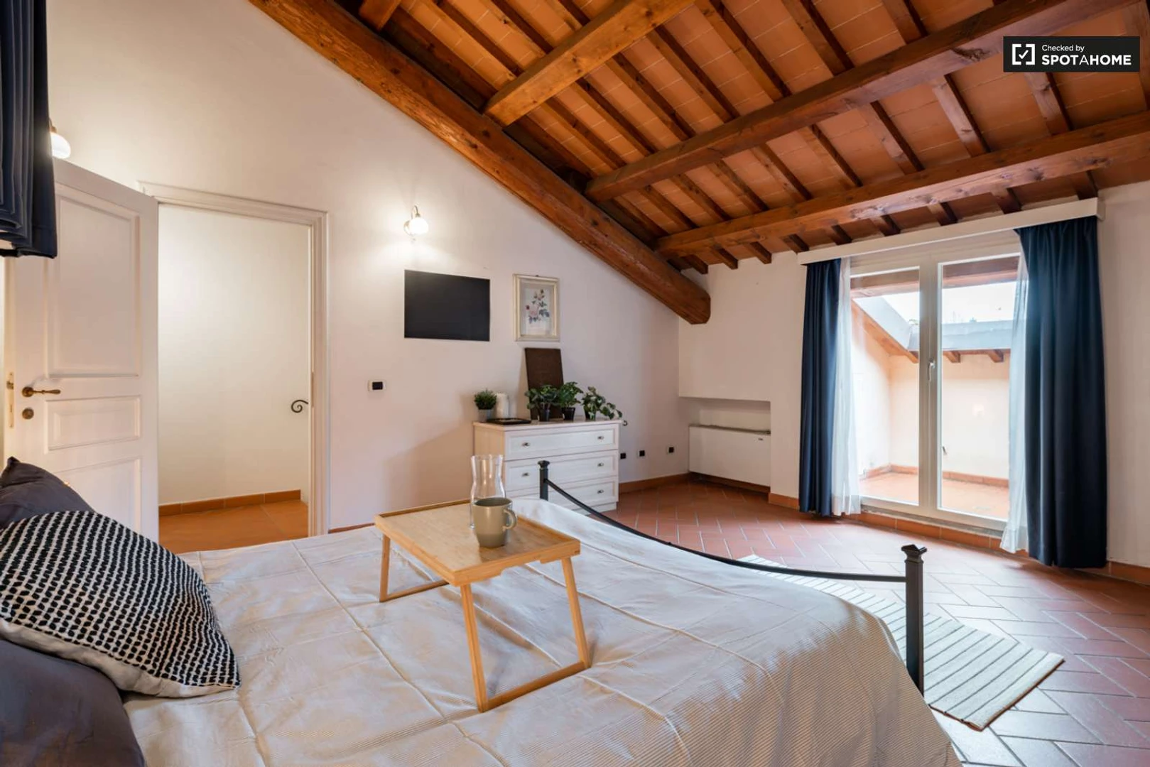 Accommodation with 3 bedrooms in firenze