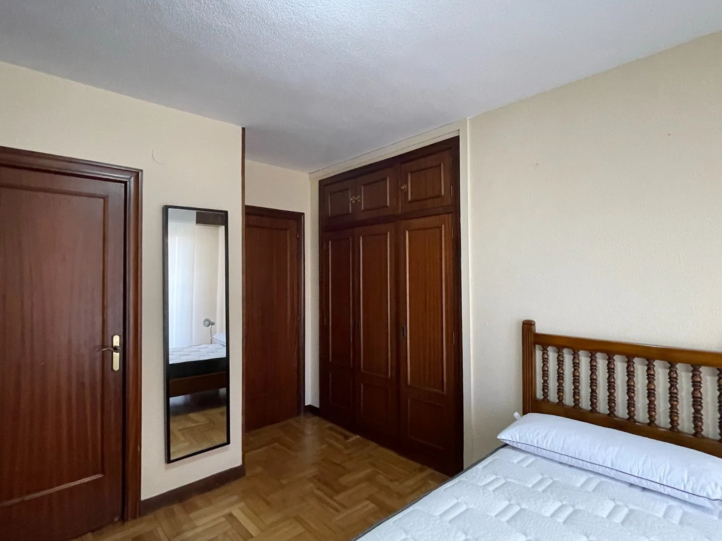 Cheap private room in pamplona-iruna
