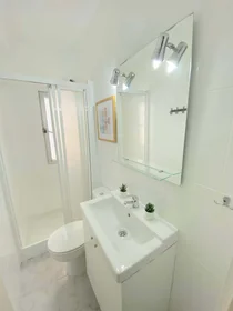Quarto privado em Bda. la Palmilla, 3, 41009 Sevilla, España, imagem 12 de 13