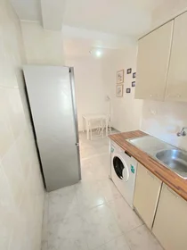 Quarto privado em Bda. la Palmilla, 3, 41009 Sevilla, España, imagem 9 de 13