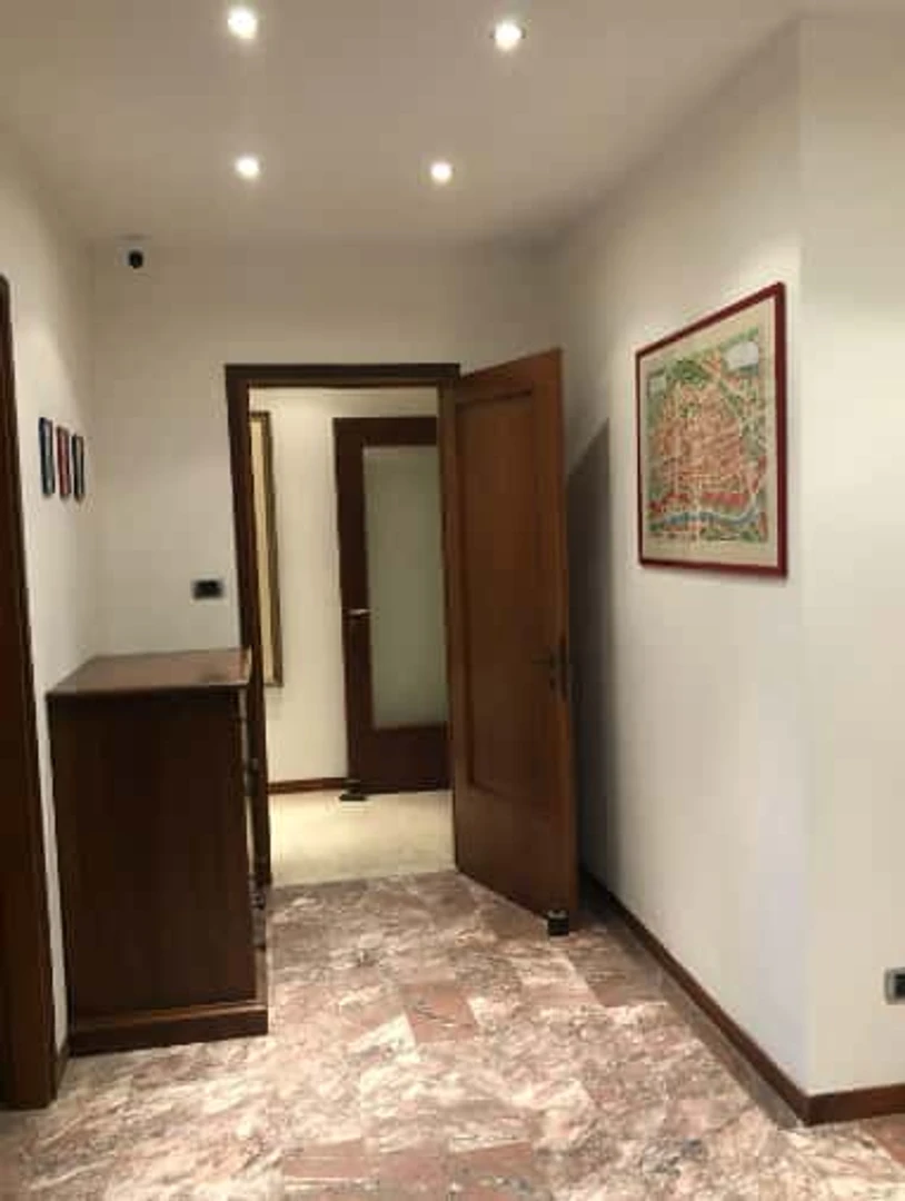 Shared room in 3-bedroom flat Ferrara