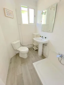 Özel oda konumu Pl. Gelo, 1, 41009 Sevilla, España, 13 15 görüntüsü