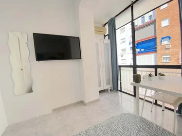 Quarto privado em Bda. la Palmilla, 3, 41009 Sevilla, España, imagem 5 de 14