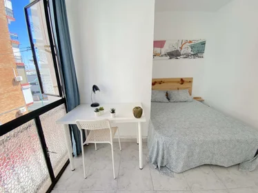 Quarto privado em Bda. la Palmilla, 3, 41009 Sevilla, España, imagem 6 de 14