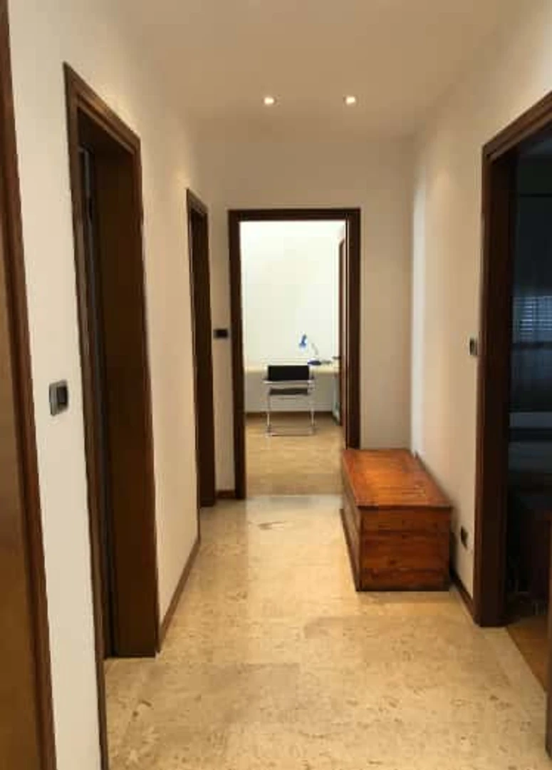 Pokój do wynajęcia we wspólnym mieszkaniu w Ferrara