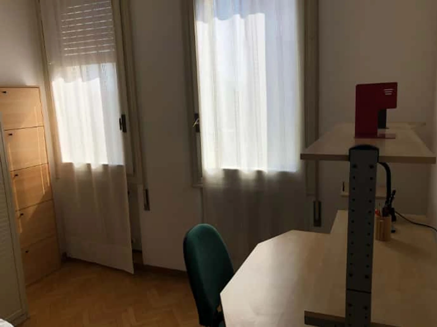 Pokój do wynajęcia we wspólnym mieszkaniu w Ferrara