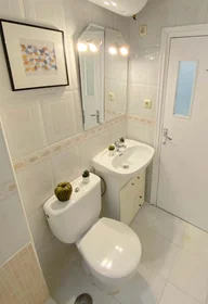 Quarto privado em Av. de Sánchez Pizjuán, 14, 41009 Sevilla, España, imagem 12 de 14