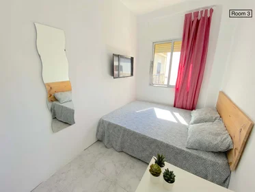 Quarto privado em Bda. la Palmilla, 3, 41009 Sevilla, España, imagem 2 de 12