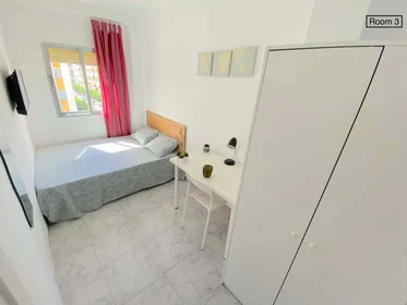 Quarto privado em Bda. la Palmilla, 3, 41009 Sevilla, España, imagem 4 de 12