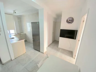 Quarto privado em Bda. la Palmilla, 3, 41009 Sevilla, España, imagem 6 de 12