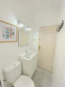 Quarto privado em Bda. la Palmilla, 3, 41009 Sevilla, España, imagem 10 de 12