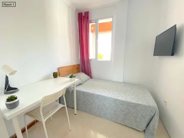Özel oda konumu C. el Pedroso, 4, 41008 Sevilla, España, 1 10 görüntüsü