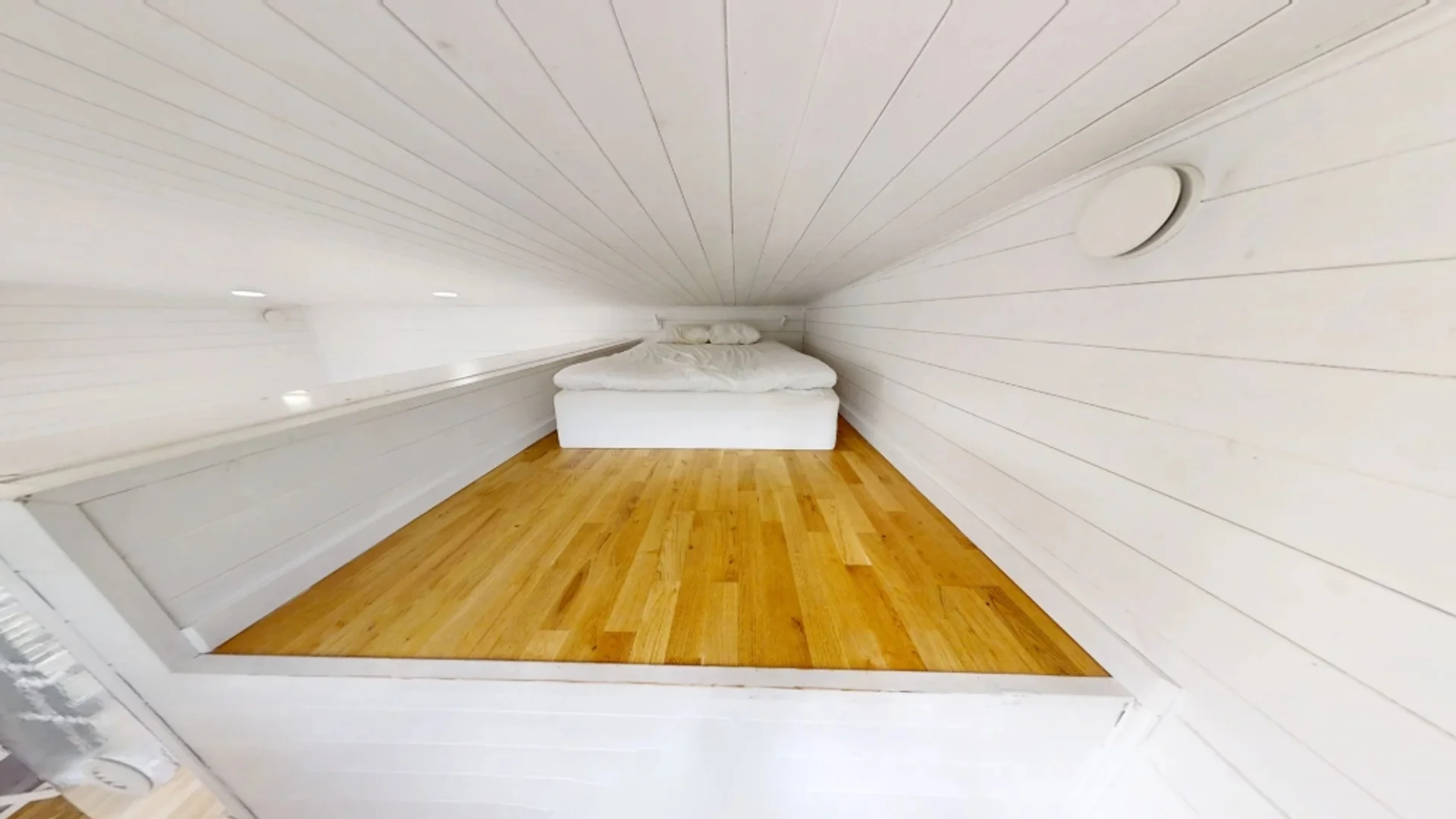 Habitación estudiantil amplia y cómoda en 