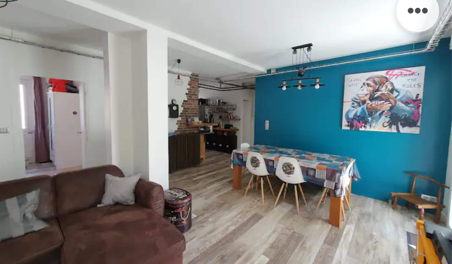 Functional student room perfect for studying in 