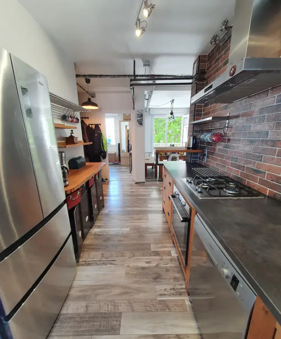 Student-friendly room in  with modern amenities