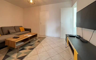Renting rooms by the month in {area}