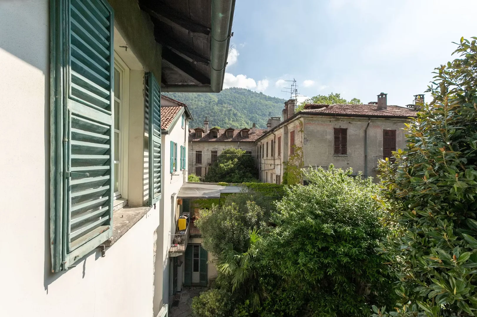 Via Giuseppe Rovelli, 