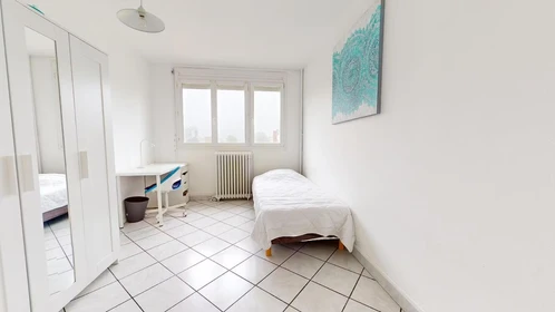 Chambre à louer dans un appartement en colocation à Amiens