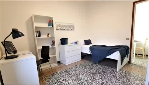 Bergamo de çift kişilik yataklı kiralık oda