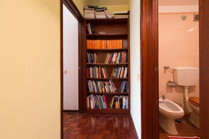 Private room at Rua Prof. Vítor Fontes, image 18 of 27