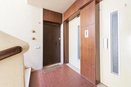 Private room at Rua Prof. Vítor Fontes, image 22 of 27