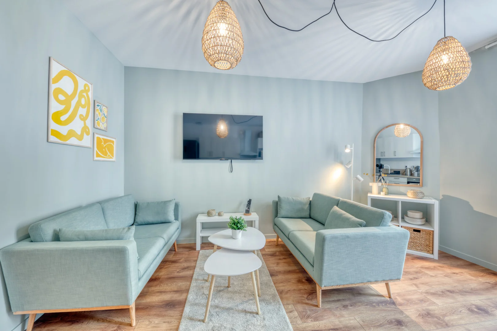 Habitación estudiantil luminosa y aireada con fácil acceso a la universidad en 