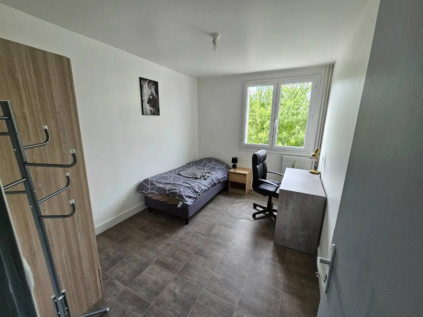 Cozy room for students available in 
