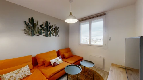 Private room at 23 avenue des Mazades, 8e étage, porte 75, image 1 of 9