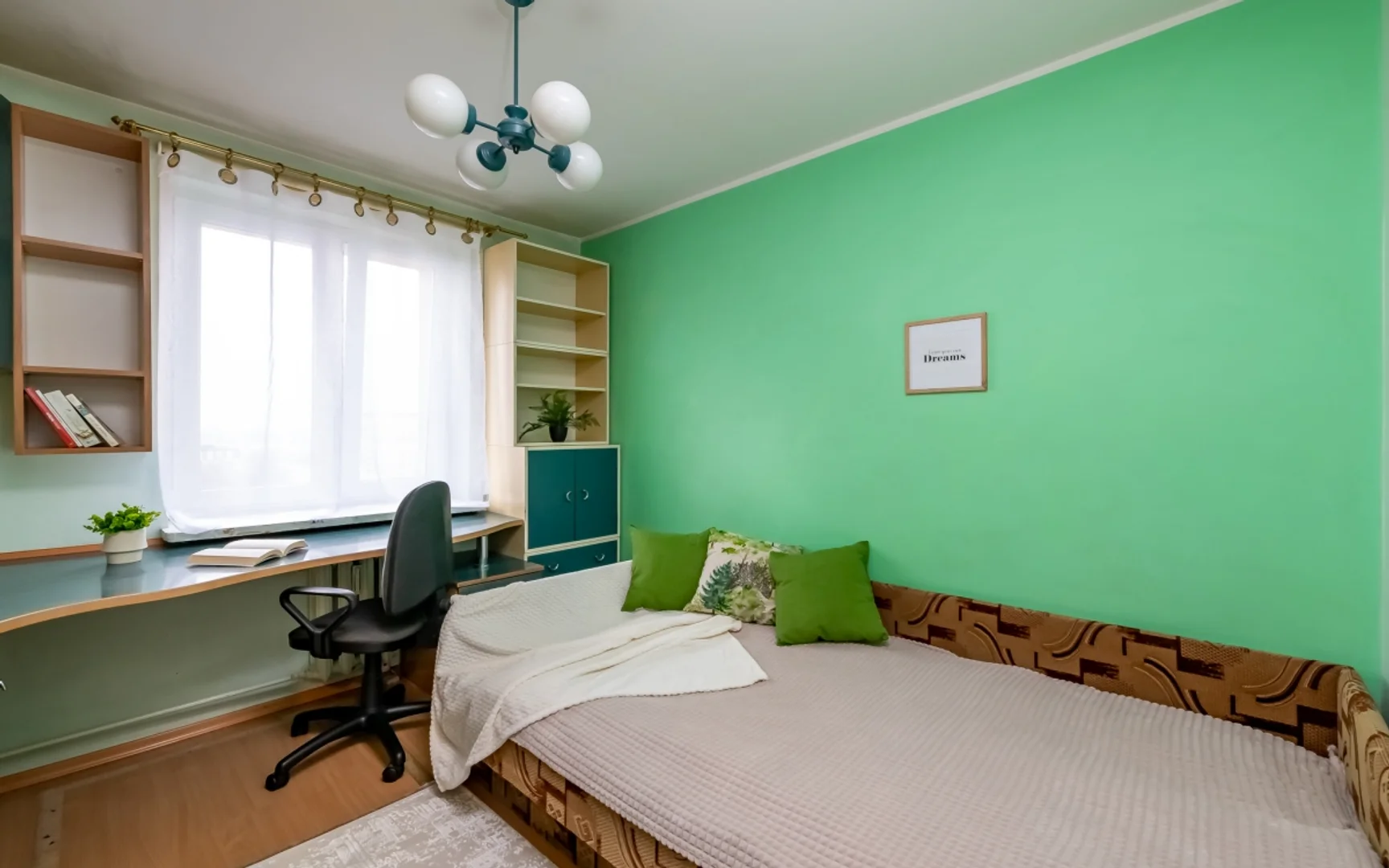 Wygodny i przestronny pokój studencki w 