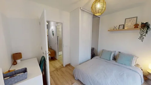 Private room at Avenue de la Gare, , image 3 of 10