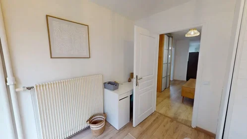 Private room at Avenue de la Gare, , image 4 of 10