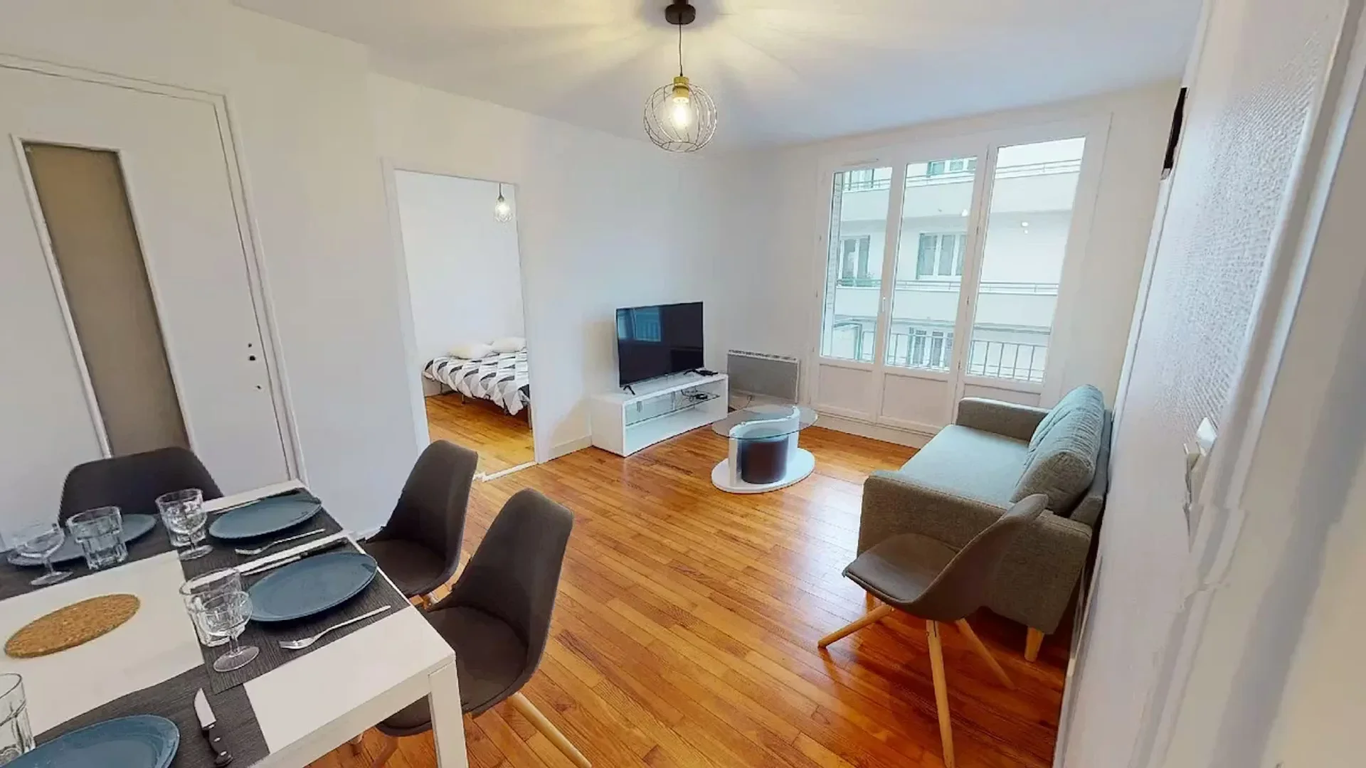 Economical student room with convenient location in 