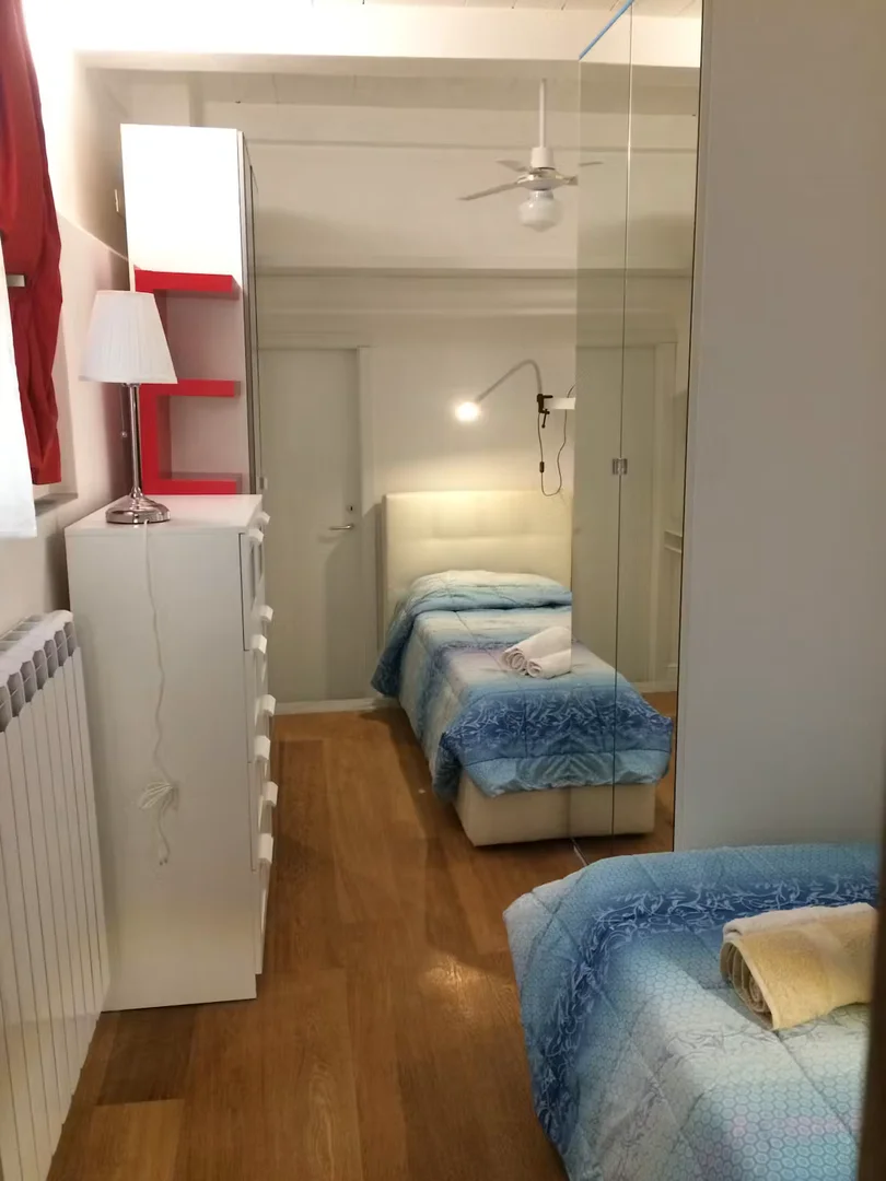 Cozy room for students available in 