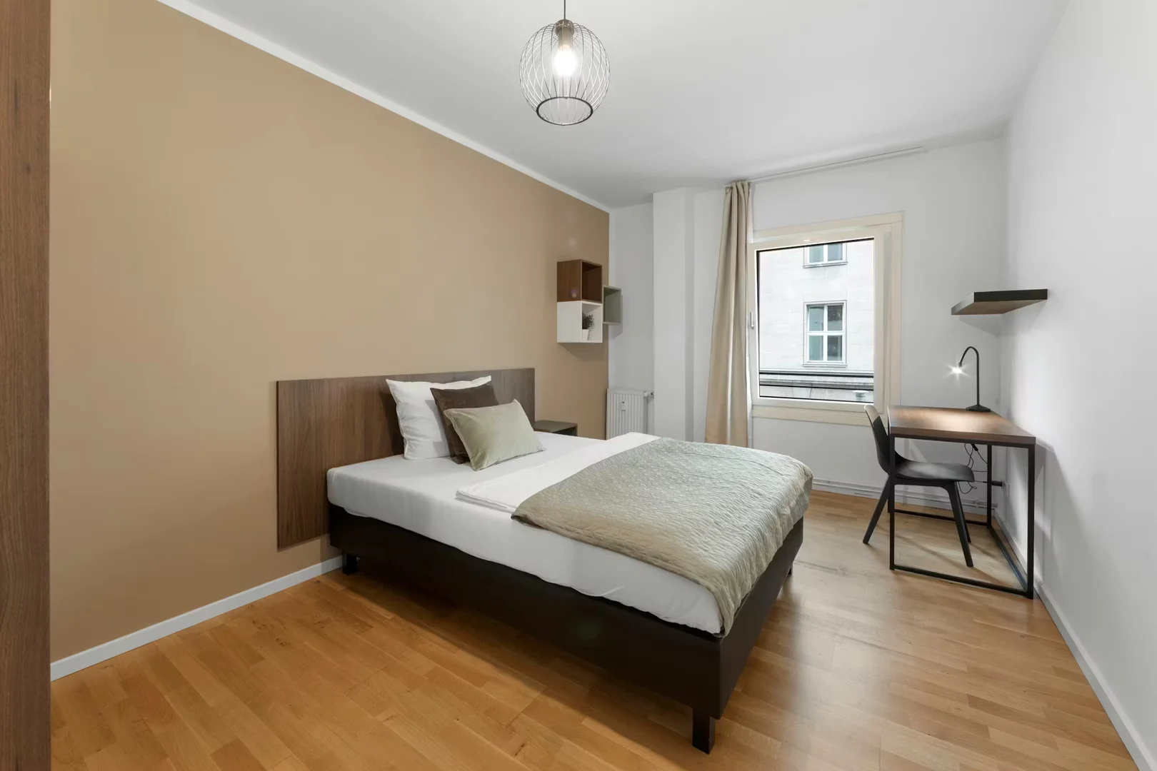 Chambre confortable pour étudiants disponible dans
