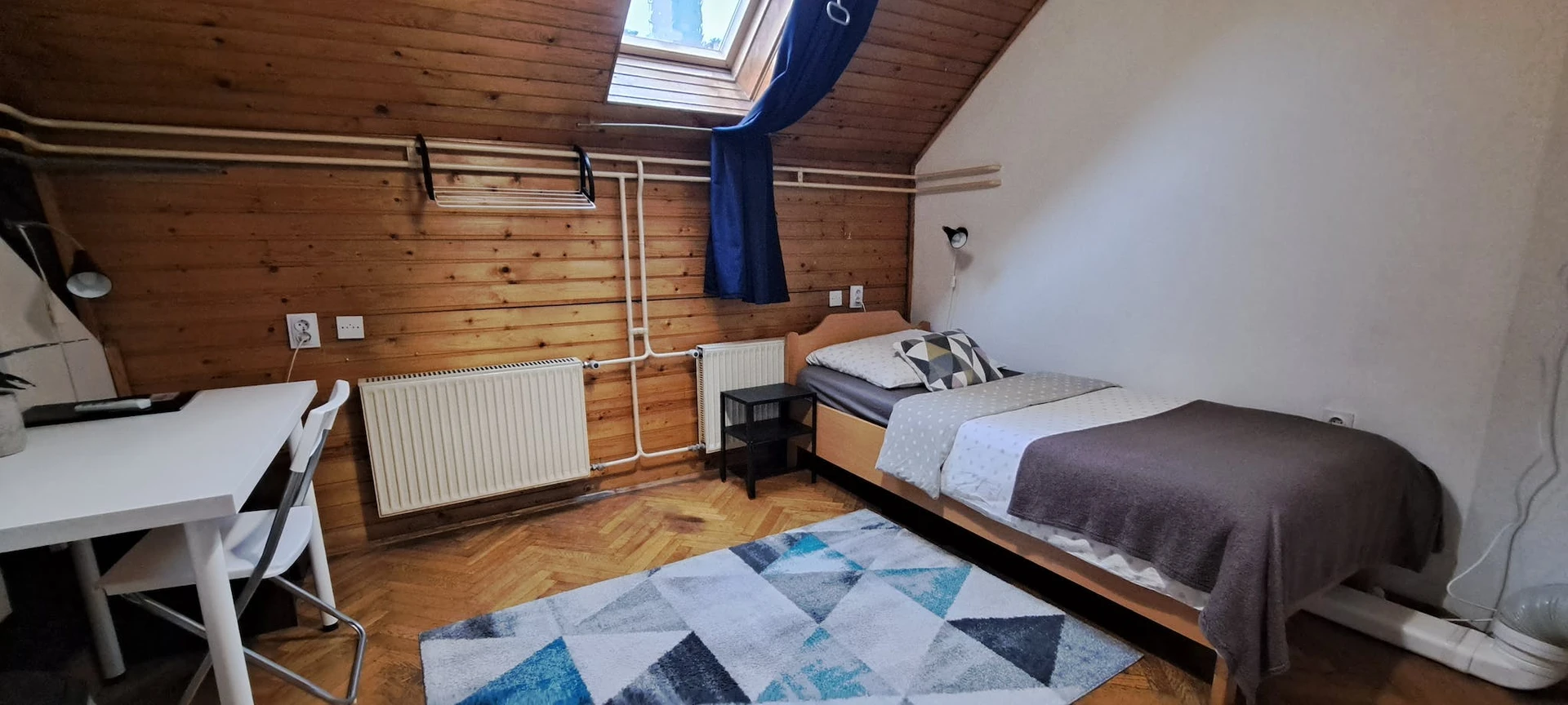 Quarto para alugar num apartamento partilhado em Liubliana