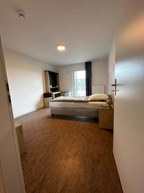 Cheap private room in Hamburg