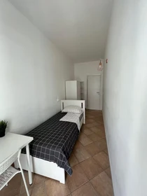 Room for rent in a shared flat in Bari