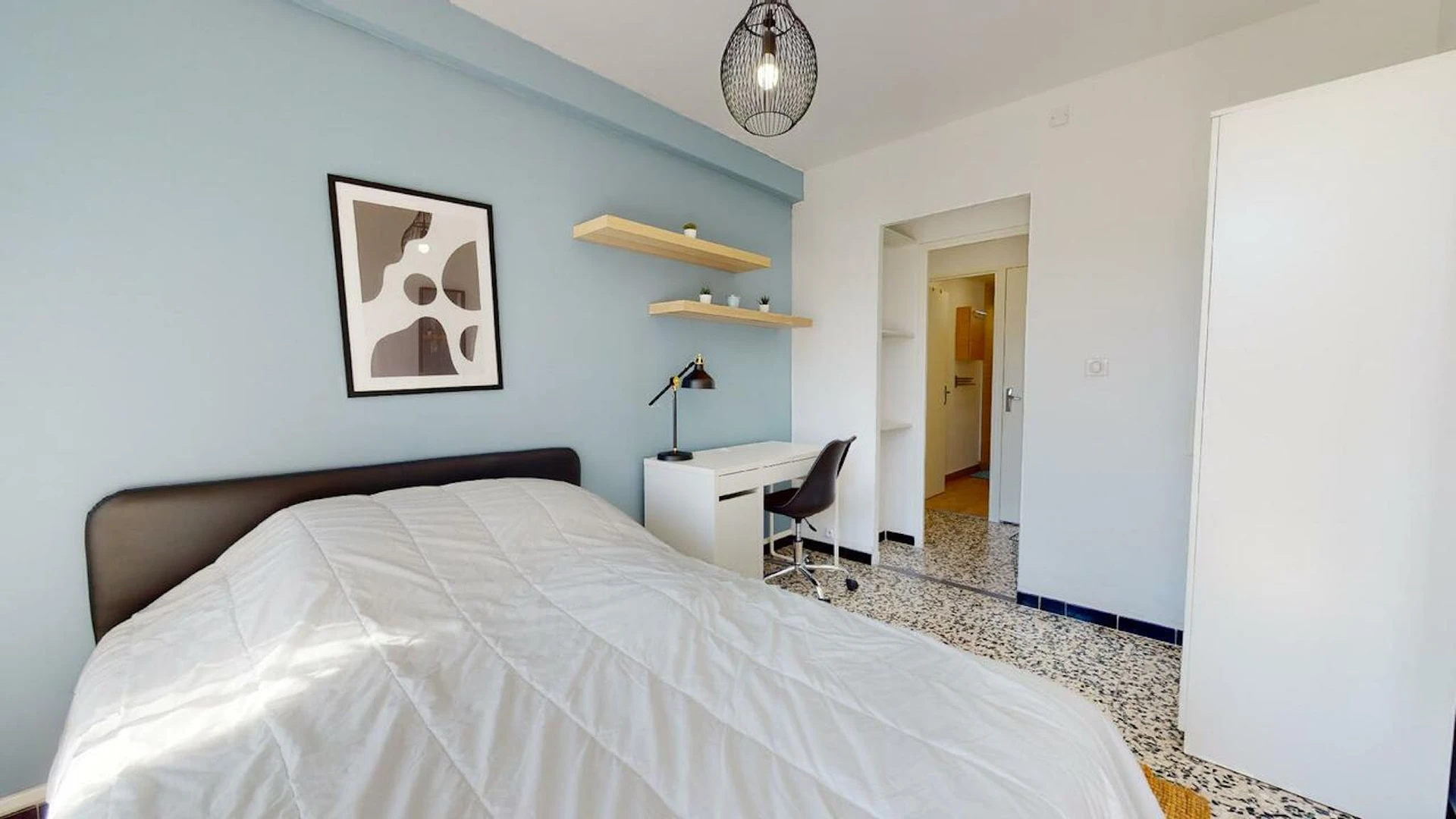 Quarto para alugar num apartamento partilhado em Avignon