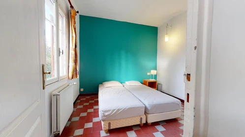 Komplette Wohnung voll möbliert in Avignon