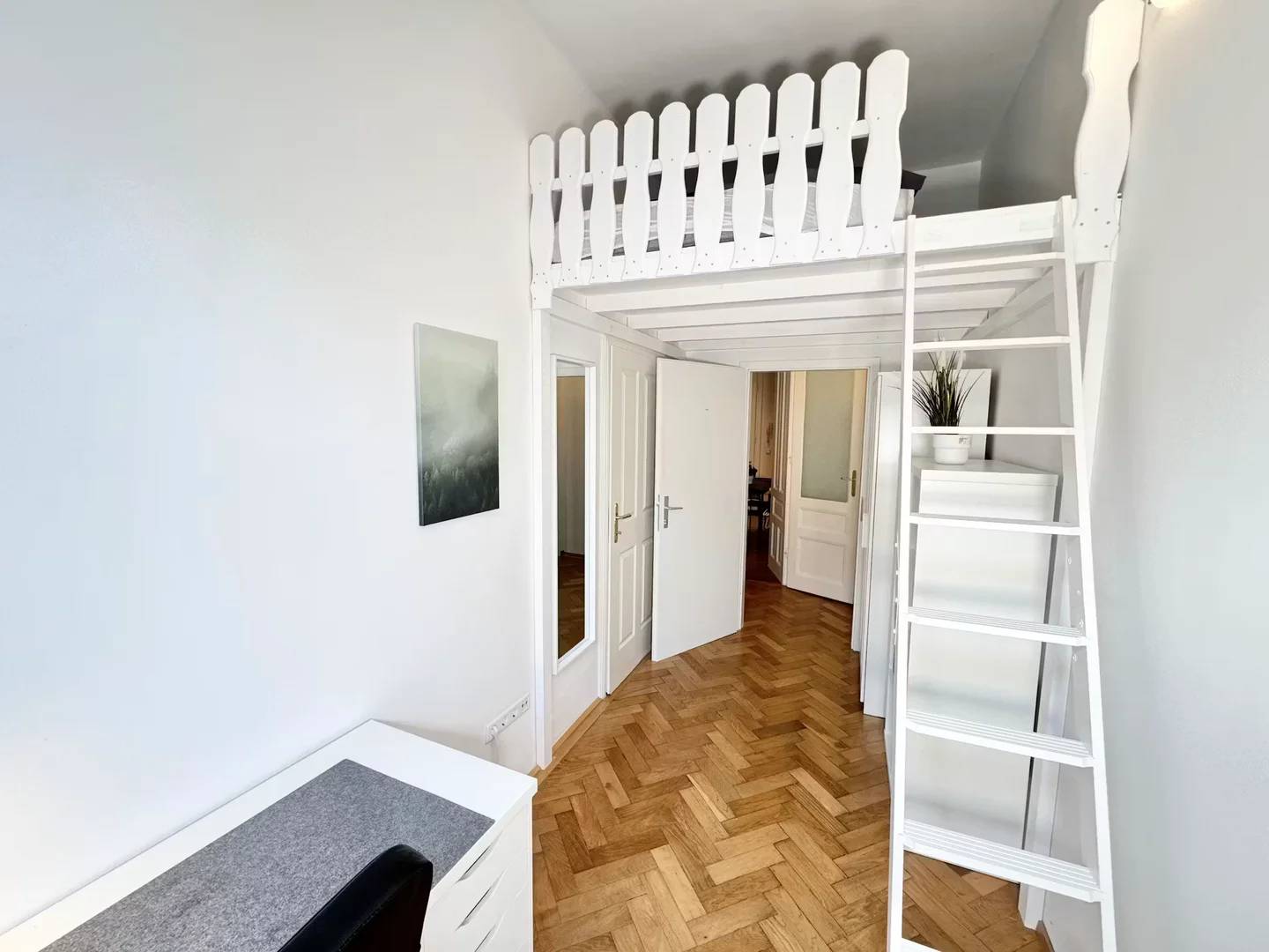 Quarto de estudante económico com localização conveniente em 